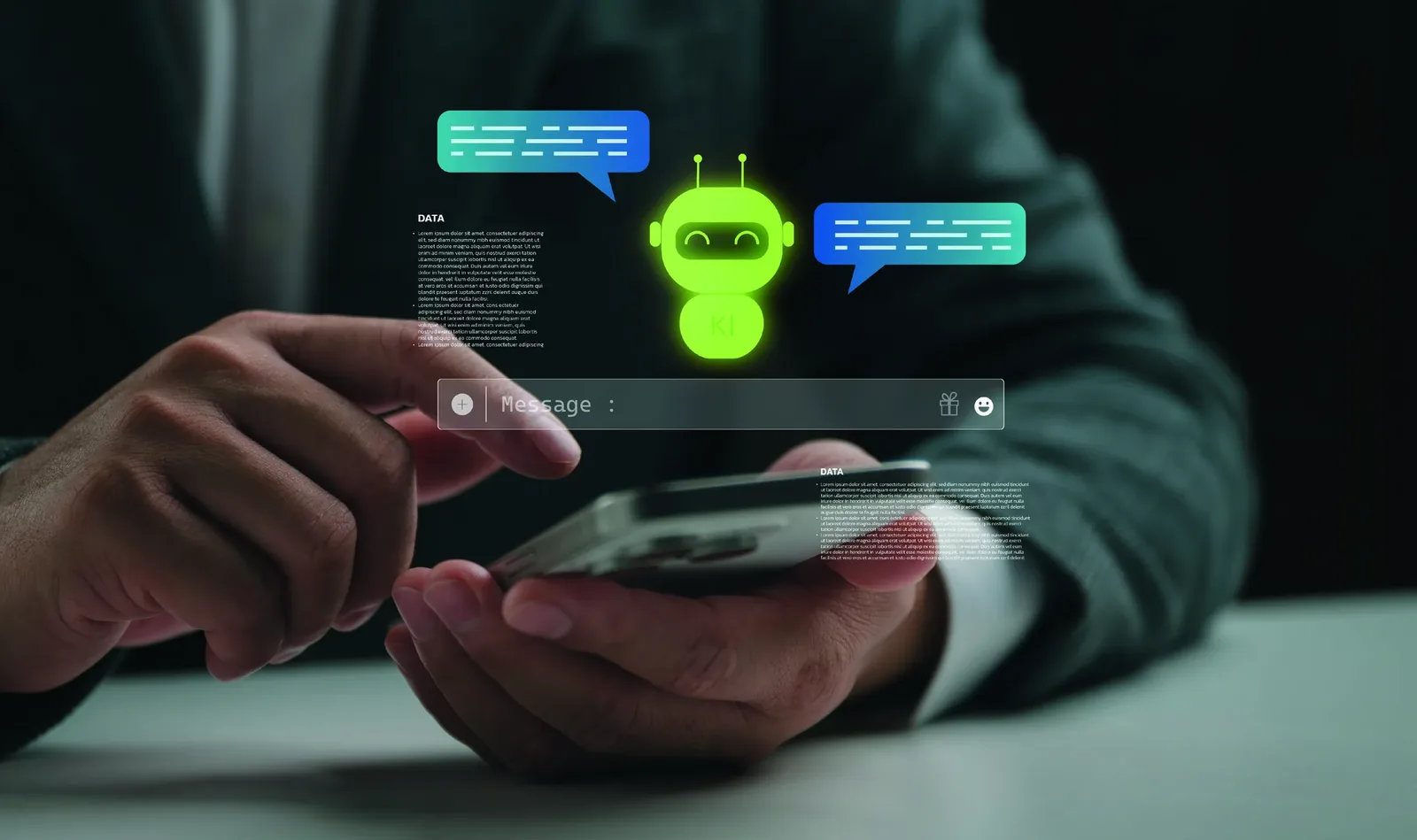 Hände halten ein Smartphone mit KI-Chat-Symbolen
